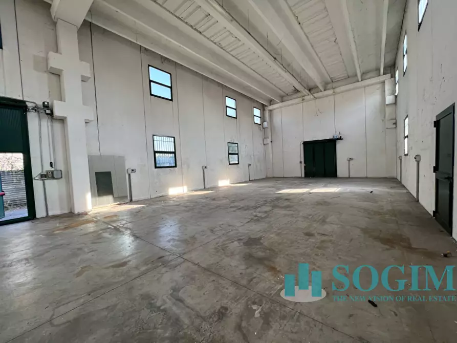 Immagine 9 di Capannone industriale in affitto  in Via Comasina 213 a Mariano Comense