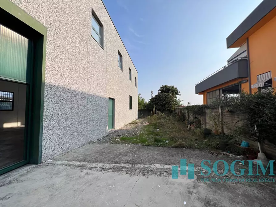 Immagine 12 di Capannone industriale in affitto  in Via Comasina 213 a Mariano Comense