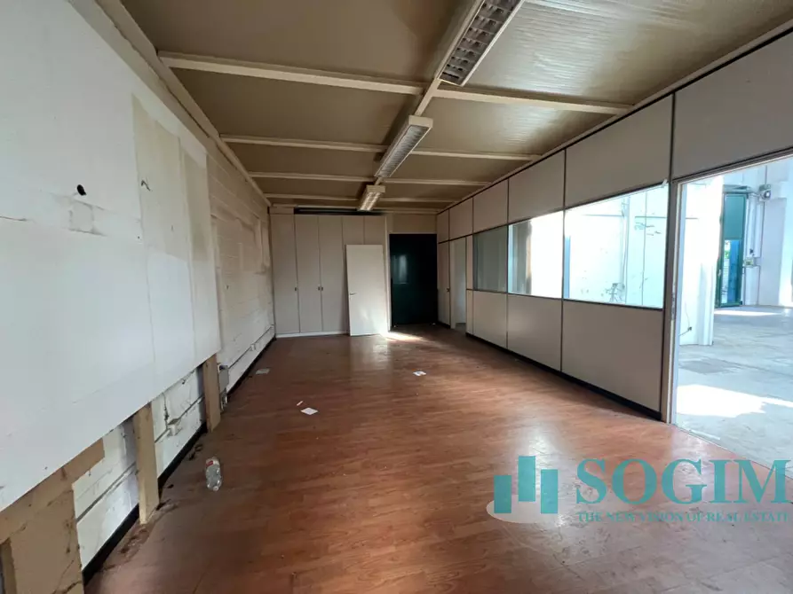 Immagine 13 di Capannone industriale in affitto  in Via Comasina 213 a Mariano Comense