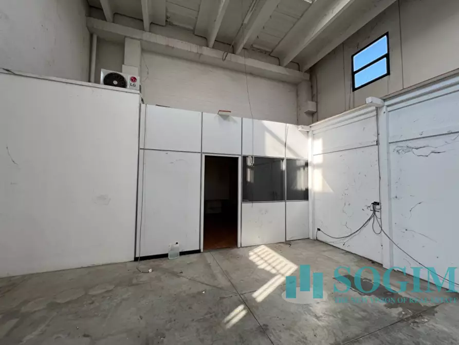 Immagine 18 di Capannone industriale in affitto  in Via Comasina 213 a Mariano Comense