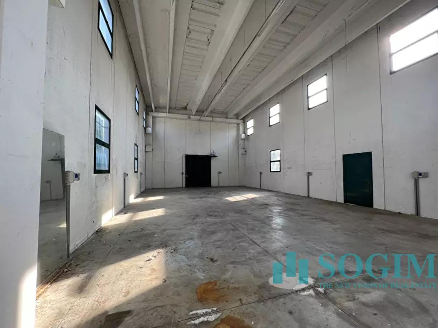 Immagine 21 di Capannone industriale in affitto  in Via Comasina 213 a Mariano Comense