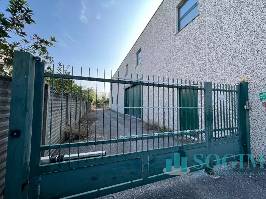 Immagine 25 di Capannone industriale in affitto  in Via Comasina 213 a Mariano Comense