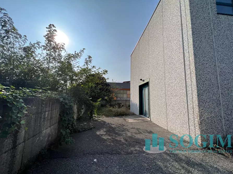 Immagine 28 di Capannone industriale in affitto  in Via Comasina 213 a Mariano Comense