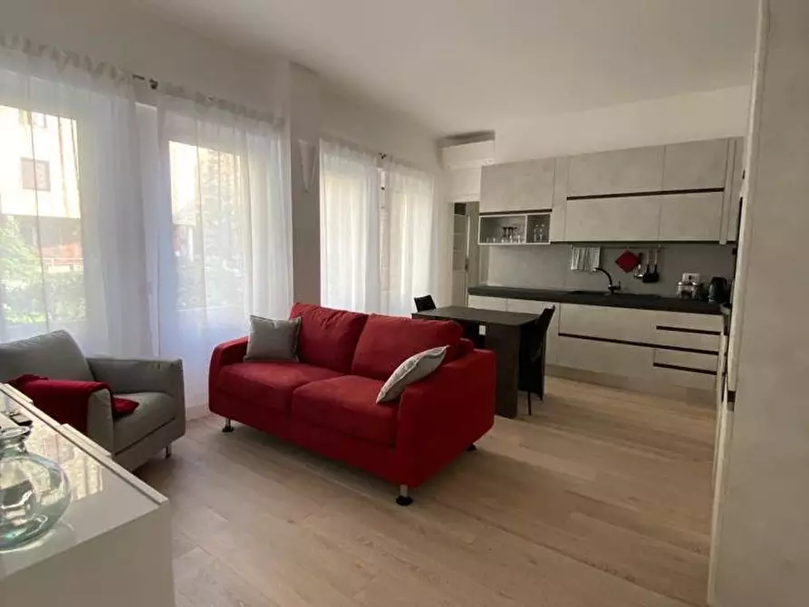 Immagine 2 di Appartamento in affitto  in via Archimede 57 a Milano