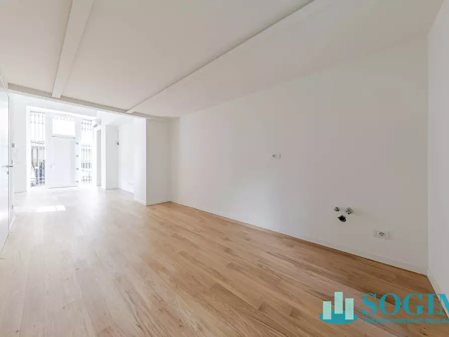 Immagine 4 di Appartamento in vendita  in VIALE STELVIO 51 a Milano