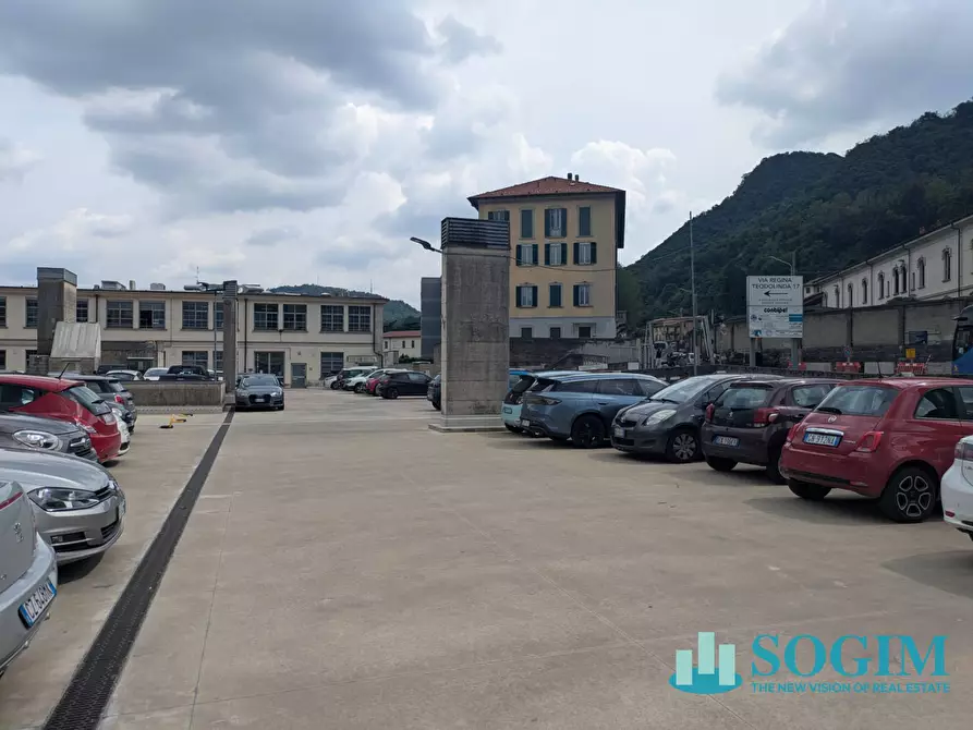 Immagine 2 di Box auto in vendita  in viale ReginaTeolinda 17 a Como
