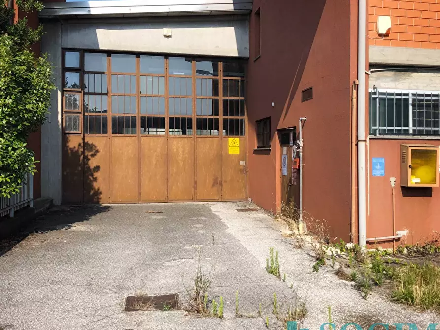 Immagine 13 di Capannone industriale in vendita  in Via Staffora a Opera