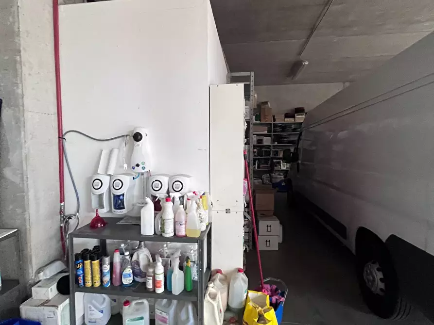 Immagine 7 di Capannone industriale in affitto  a Lacchiarella