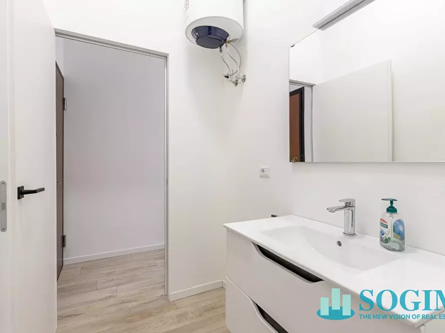 Immagine 14 di Appartamento in vendita  in Via Sanremo 22 a Milano