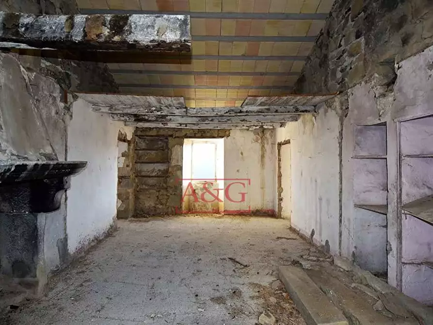 Immagine 9 di Rustico / casale in vendita  in osoli a Roccafluvione