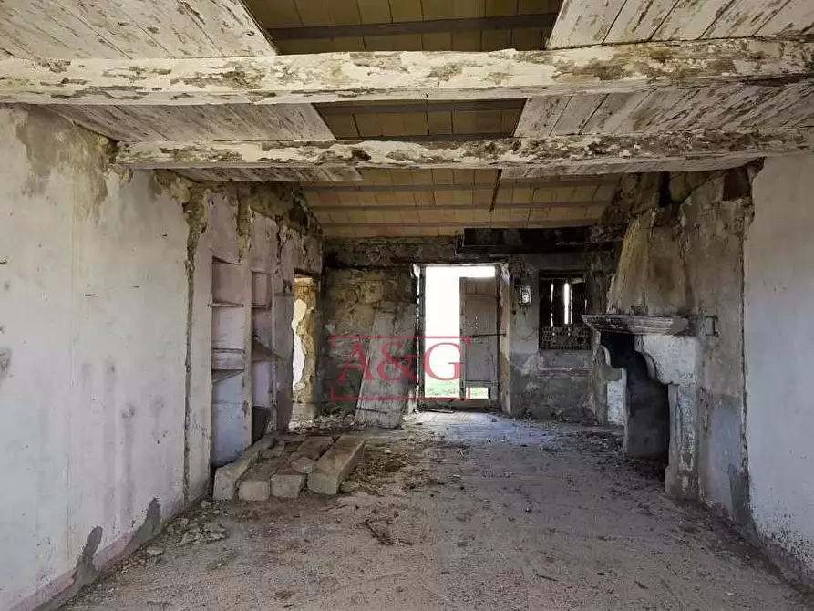 Immagine 13 di Rustico / casale in vendita  in osoli a Roccafluvione