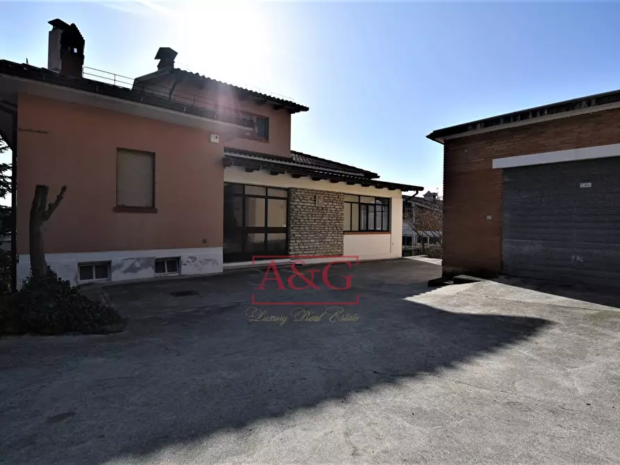 Immagine 7 di Villa in vendita  in fabio filzi a Amandola