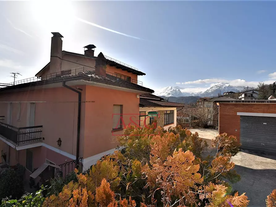 Immagine 5 di Villa in vendita  in fabio filzi a Amandola