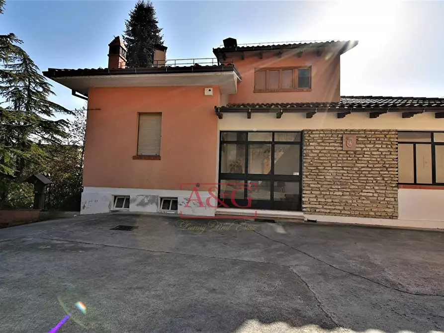 Immagine 2 di Villa in vendita  in fabio filzi a Amandola