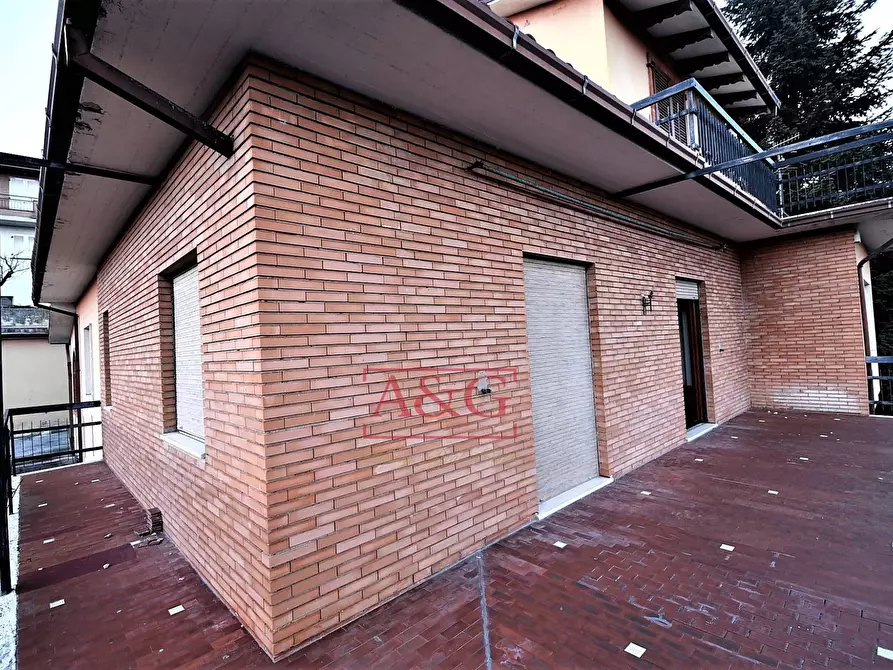 Immagine 19 di Villa in vendita  in fabio filzi a Amandola