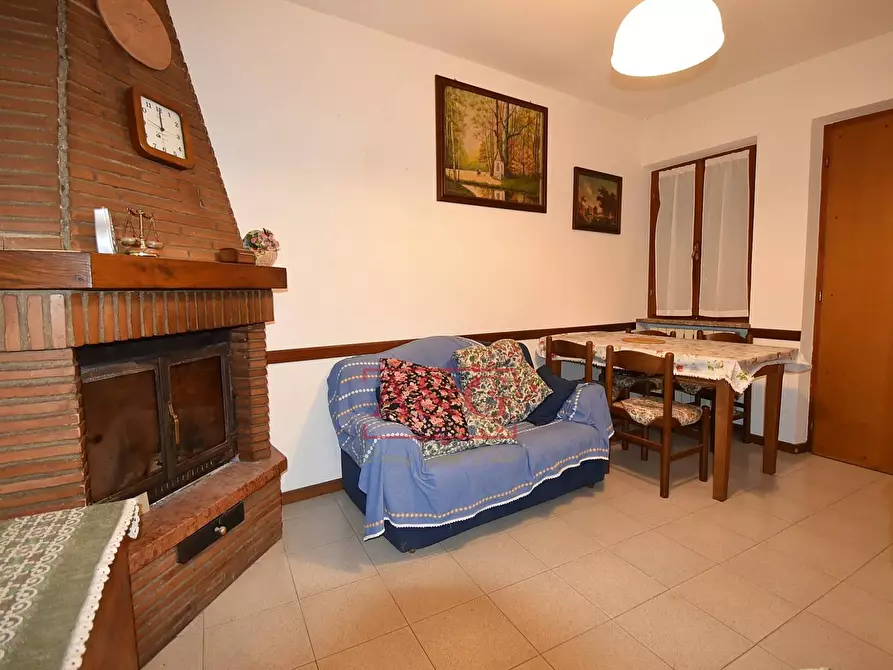 Immagine 4 di Appartamento in vendita  in villa salvi a Amandola