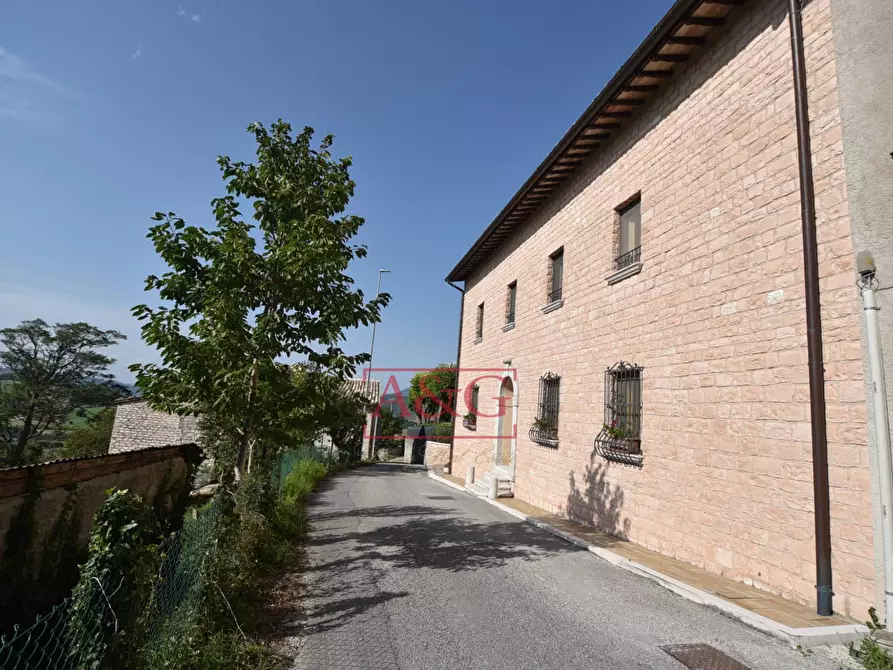 Immagine 61 di Villa in vendita  in serra 12 a Cagli