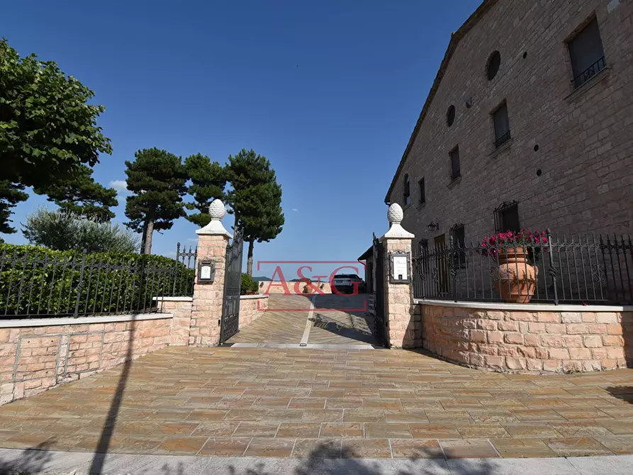 Immagine 67 di Villa in vendita  in serra 12 a Cagli