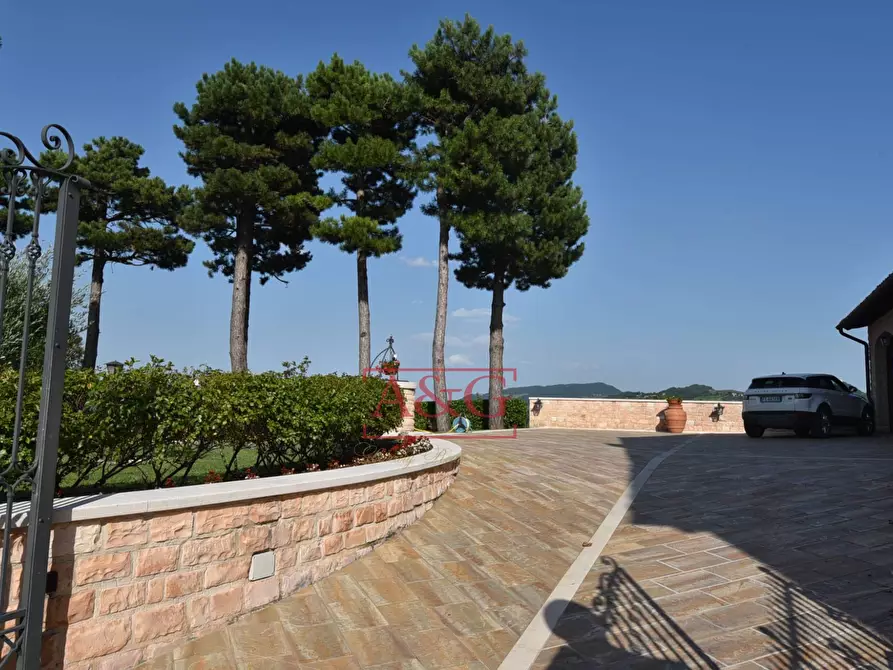 Immagine 68 di Villa in vendita  in serra 12 a Cagli