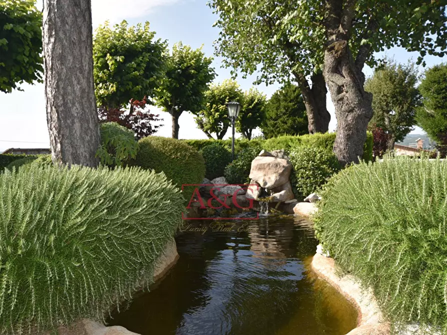 Immagine 70 di Villa in vendita  in serra 12 a Cagli