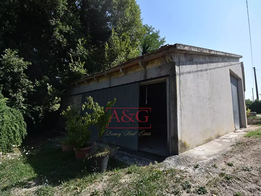 Immagine 32 di Villa in vendita  in contrada fegatara a Montegiorgio