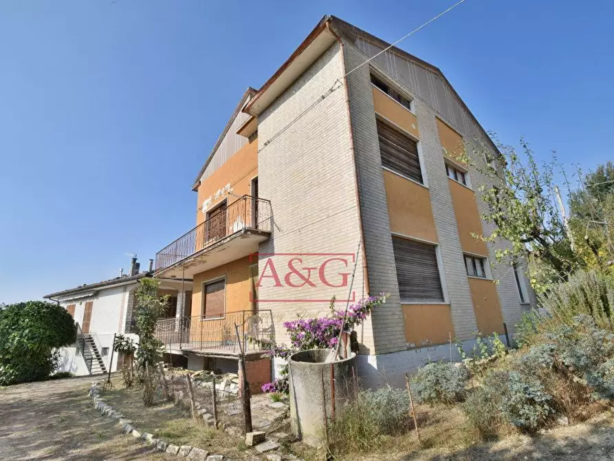 Immagine 40 di Villa in vendita  in contrada fegatara a Montegiorgio