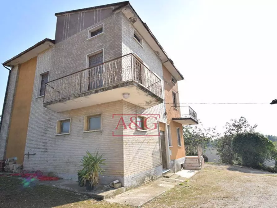 Immagine 52 di Villa in vendita  in contrada fegatara a Montegiorgio