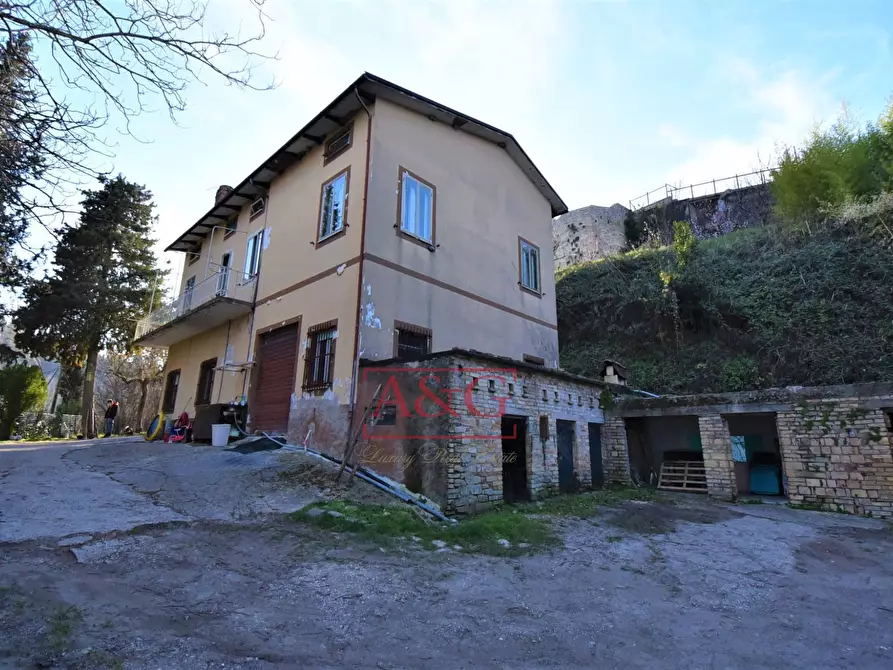 Immagine 1 di Casa indipendente in vendita  in Contrada Le Grazie 1 a Montelparo