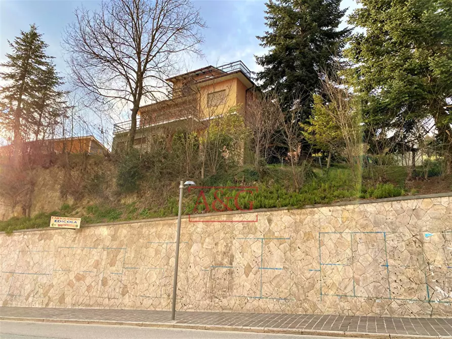 Immagine 18 di Villa in vendita  in fabio filzi a Amandola