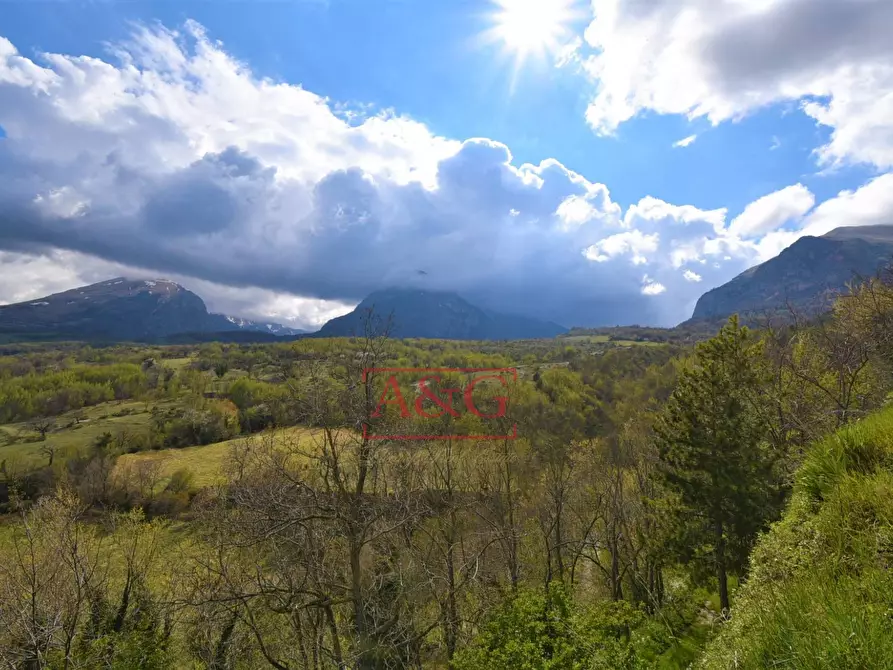 Immagine 7 di Casa indipendente in vendita  in Lo. Capovalle a Amandola