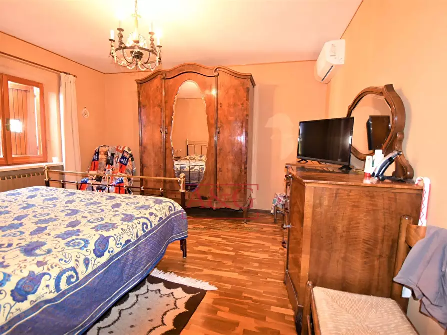 Immagine 22 di Villa in vendita  in Loc. Montazzolino 10 a Montefortino