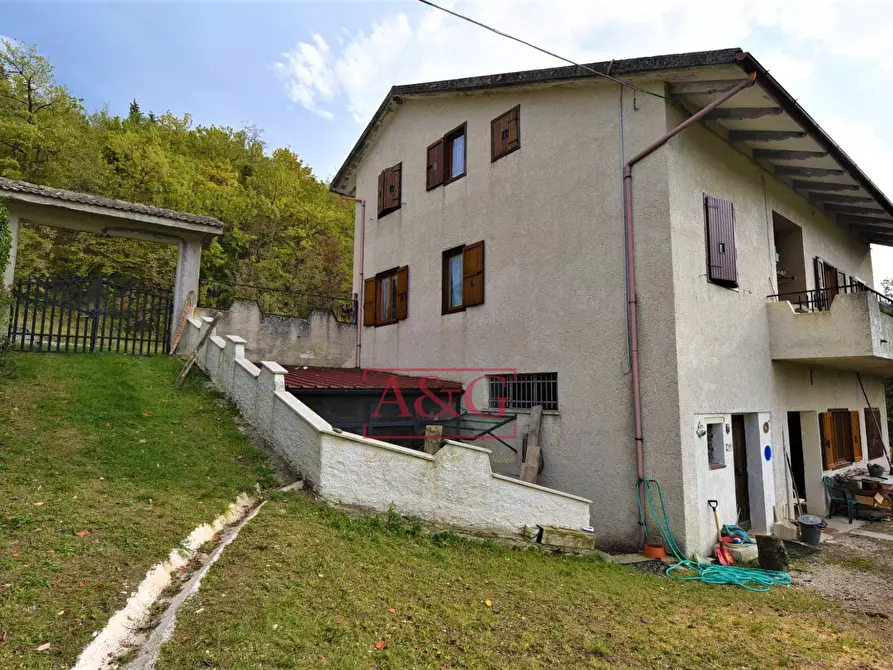 Immagine 7 di Villa in vendita  in Loc. Montazzolino 10 a Montefortino