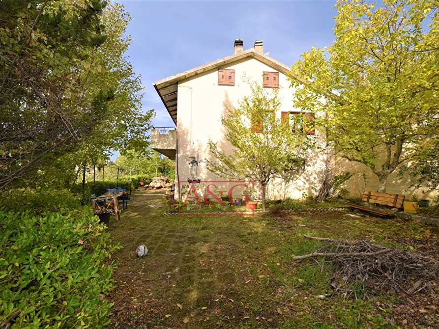 Immagine 48 di Villa in vendita  in Loc. Montazzolino 10 a Montefortino
