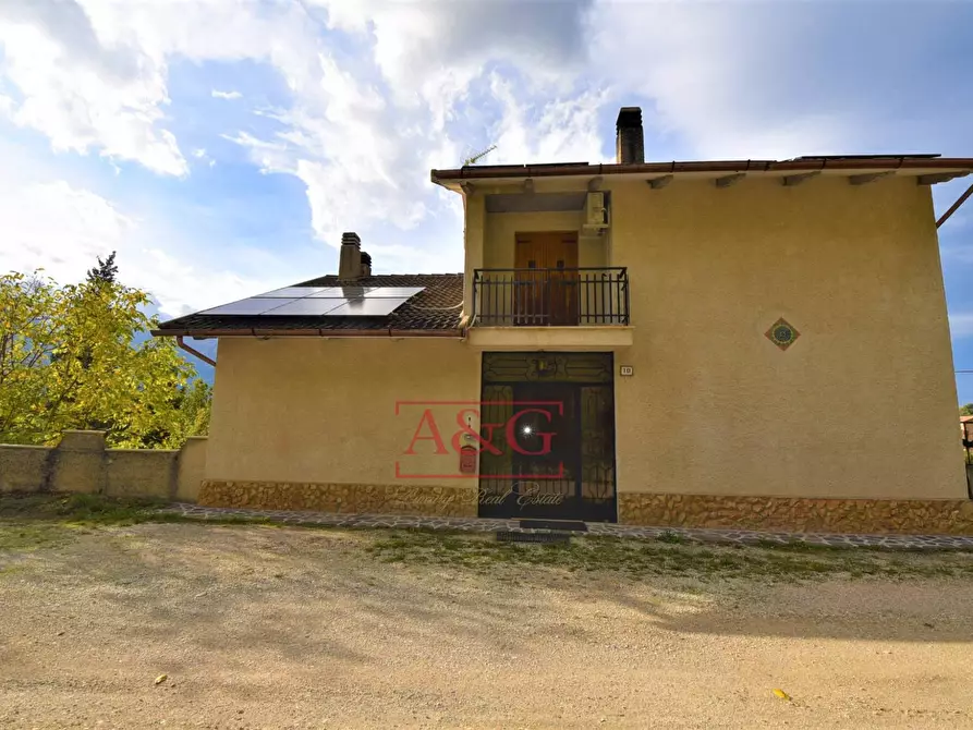 Immagine 6 di Villa in vendita  in Loc. Montazzolino 10 a Montefortino
