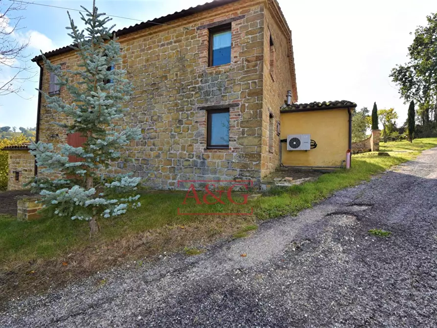 Immagine 41 di Rustico / casale in vendita  in C.DA VALLE a Gualdo