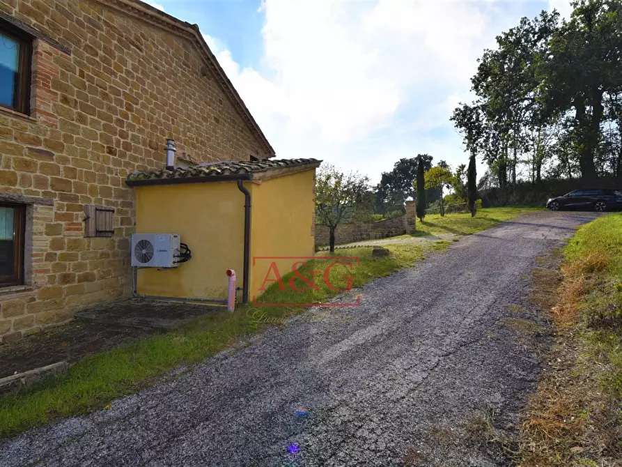 Immagine 43 di Rustico / casale in vendita  in C.DA VALLE a Gualdo
