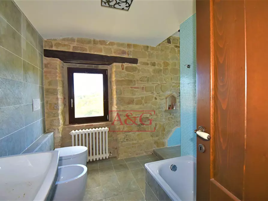 Immagine 37 di Rustico / casale in vendita  in C.DA VALLE a Gualdo