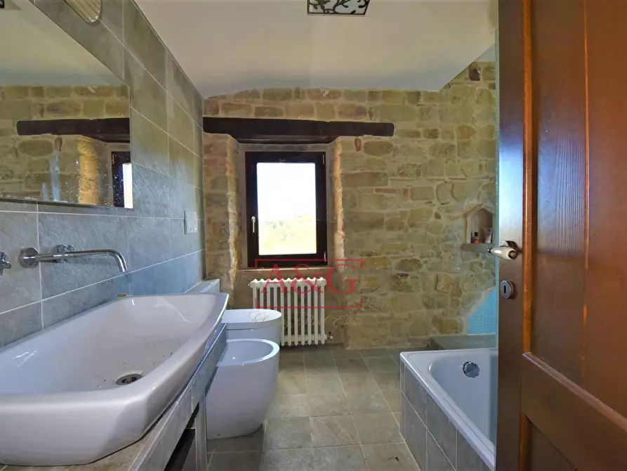 Immagine 38 di Rustico / casale in vendita  in C.DA VALLE a Gualdo