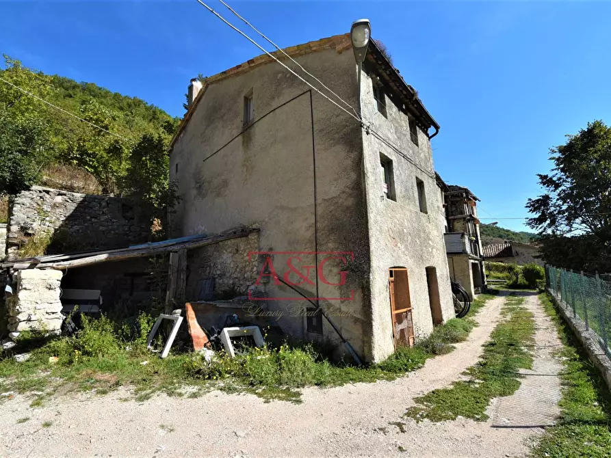 Immagine 1 di Casa indipendente in vendita  in Frazione Rocca 46 a Montemonaco