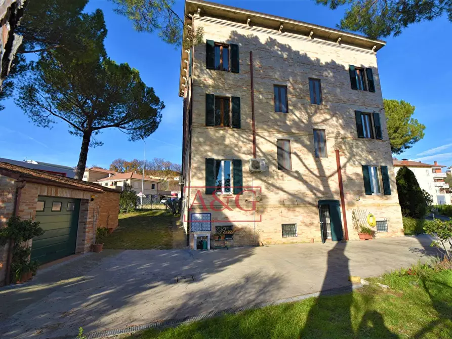 Immagine 1 di Villa in vendita  in Via Tenna 4 a Magliano Di Tenna