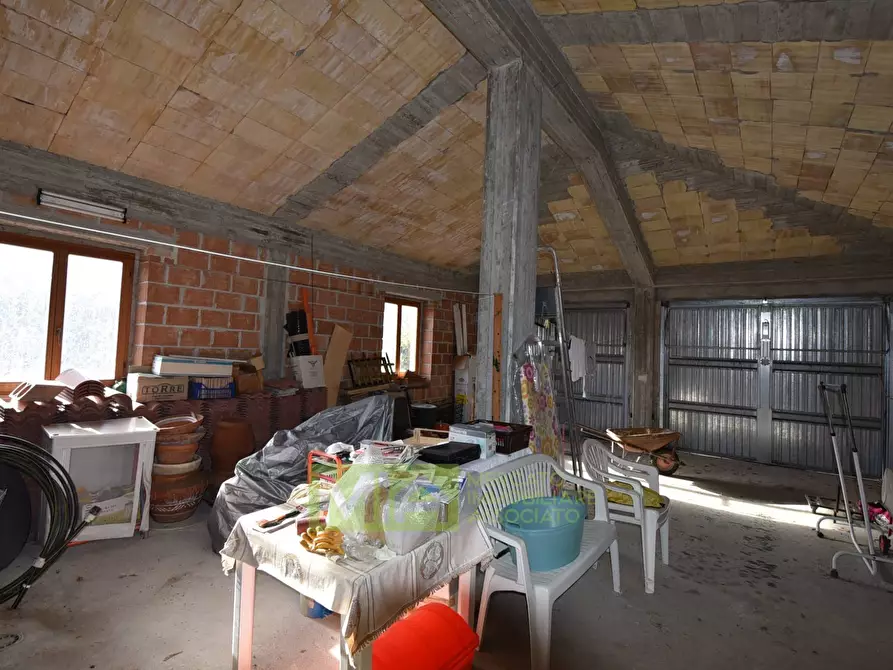 Immagine 42 di Villa in vendita  in Località Villa Rustici a Amandola