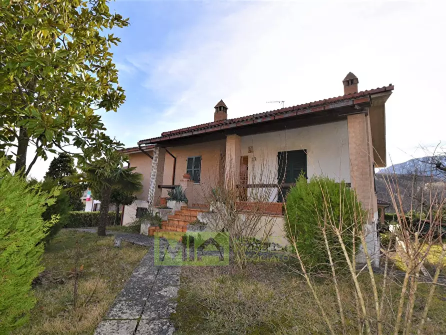 Immagine 5 di Villa in vendita  in Località Villa Rustici a Amandola