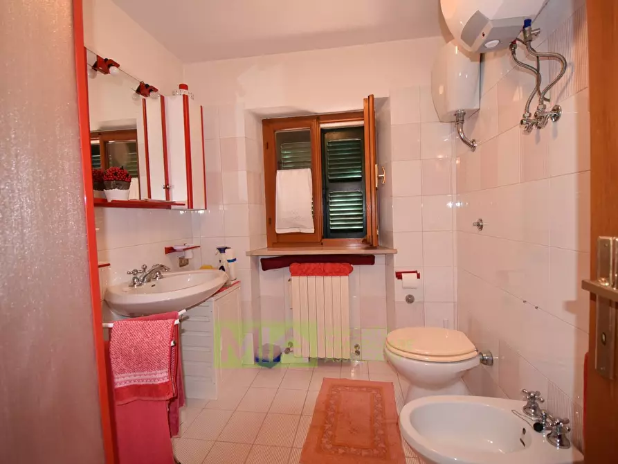 Immagine 38 di Villa in vendita  in Località Villa Rustici a Amandola