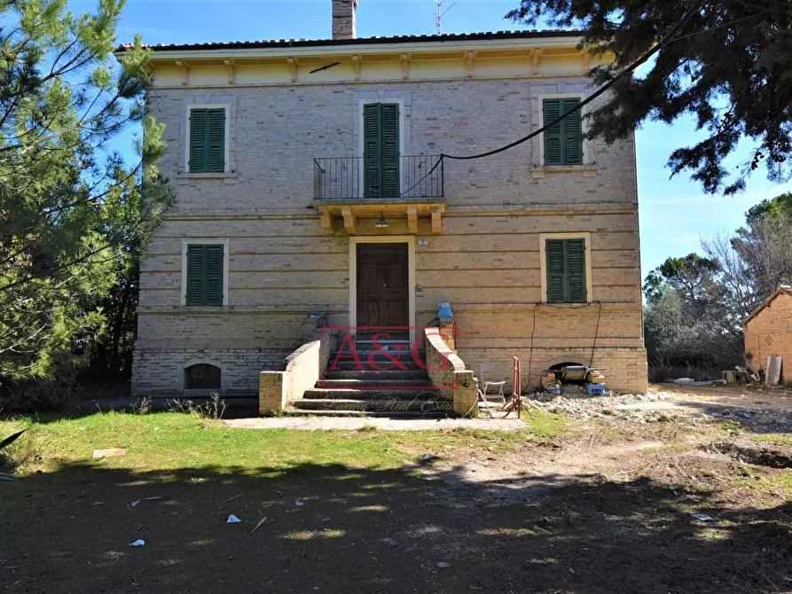 Immagine 1 di Villa in vendita  in Via Nazario Sauro 2 a Offida