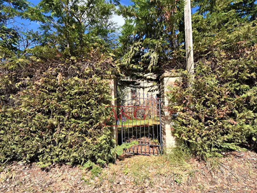 Immagine 40 di Rustico / casale in vendita  in Via Strada 58 a Gualdo