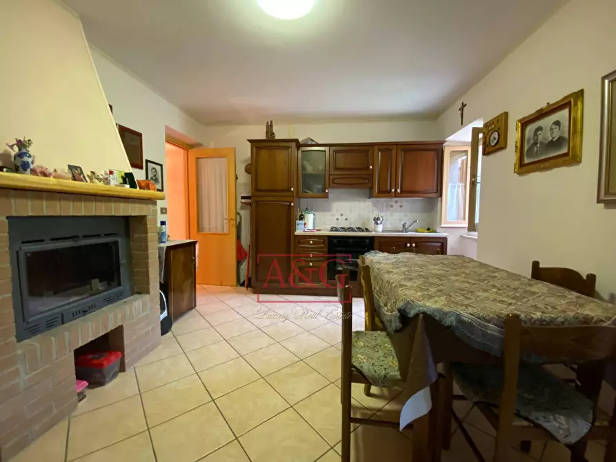 Immagine 8 di Casa indipendente in vendita  in Località Piano a Montegallo