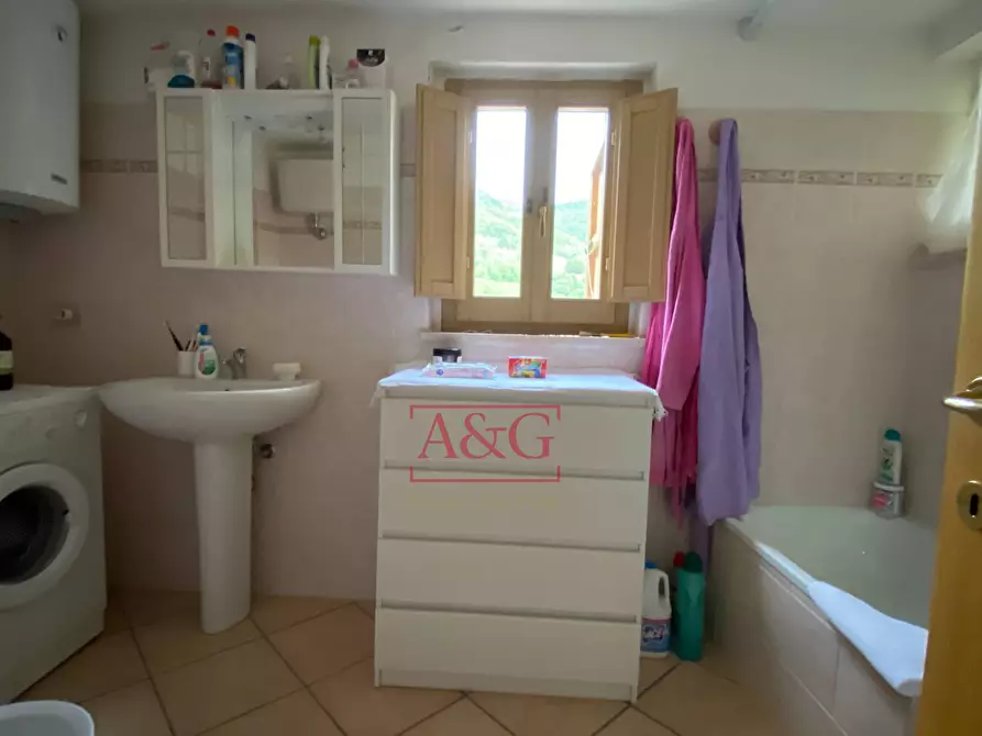 Immagine 15 di Casa indipendente in vendita  in Località Piano a Montegallo