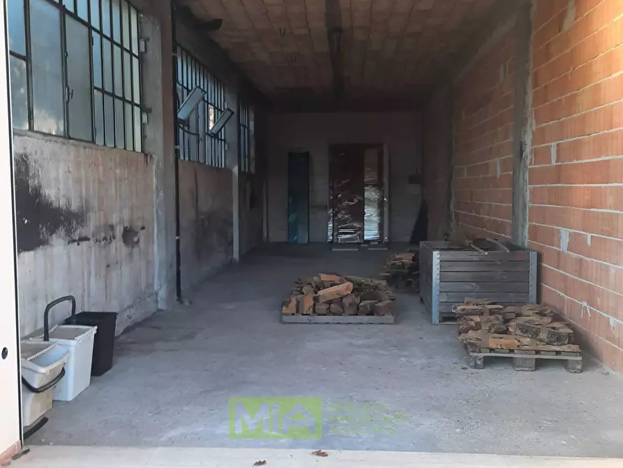 Immagine 2 di Box auto in affitto  in via Magellano a Altidona