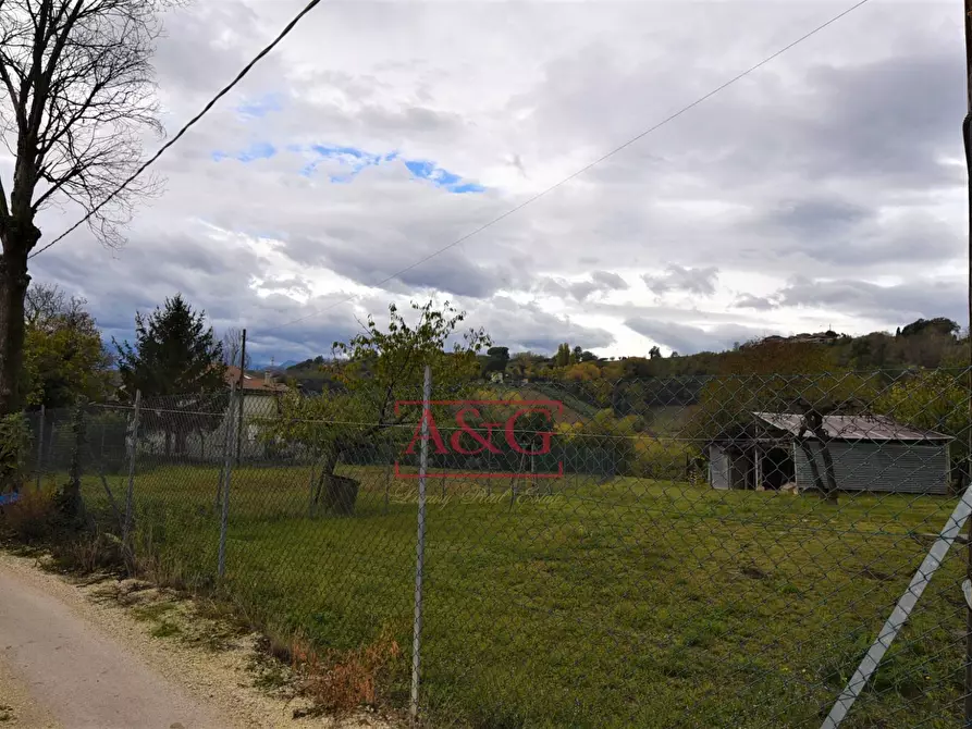 Immagine 11 di Rustico / casale in vendita  in Via Pozzo 15 a Falerone