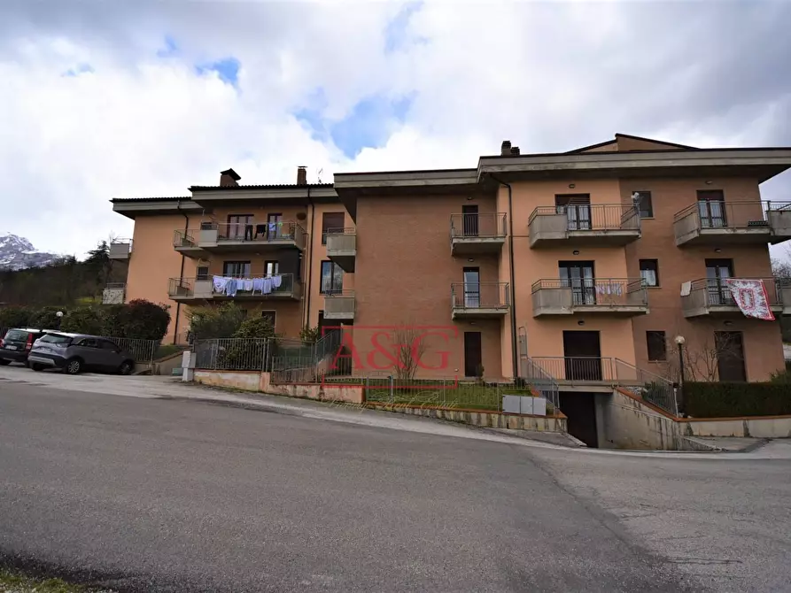 Immagine 1 di Appartamento in vendita  in contrada Romani 424 a Sarnano